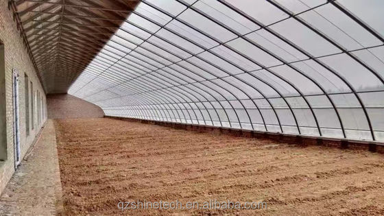 겨울 시즌을 위해 완전히 환기 된 필름 덮인 폴리에틸렌 3 지구 벽 온실